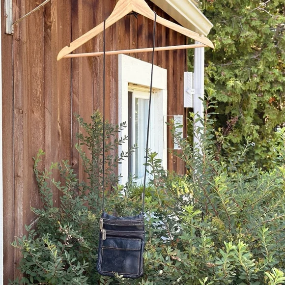 Cute Roots Mini Bag/Purse - Genuine Leather - made in Canada - black - Picture 5 of 6